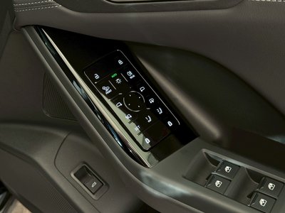 صورة 52 لـ 2025 AUDI Q6 E-TRON
