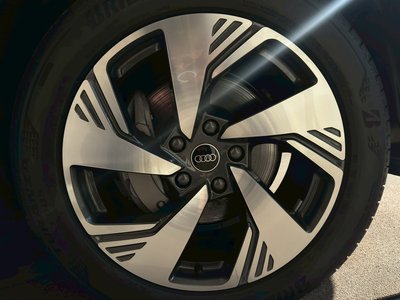 صورة 11 لـ 2025 AUDI Q6 E-TRON