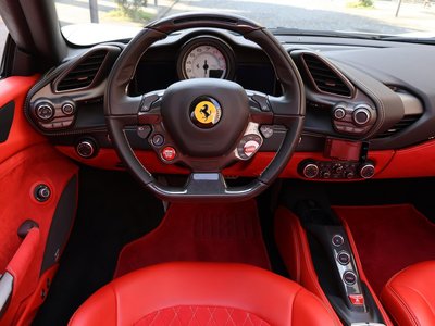 2018 Ferrari 488 SPIDER — миниатюра 17