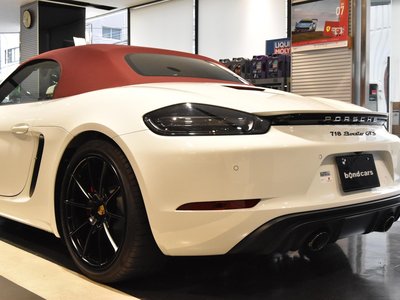 2022 Porsche 718 photo 11