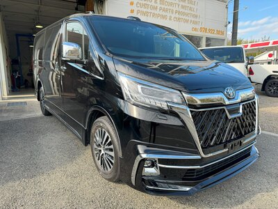2024 Toyota GRAND ACE photo 1