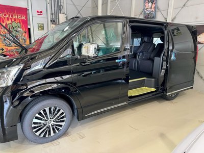 2024 Toyota GRAND ACE photo 8