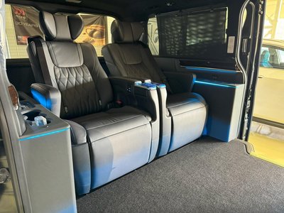2024 Toyota GRAND ACE photo 9