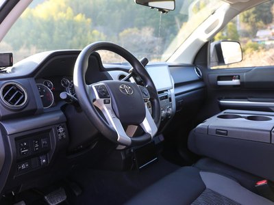 2016 Toyota TUNDRA 照片 24