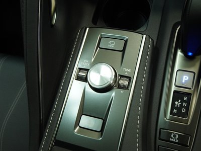 صورة مصغرة 125 لـ 2023 Lexus LC
