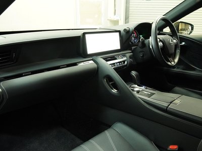 صورة مصغرة 86 لـ 2023 Lexus LC