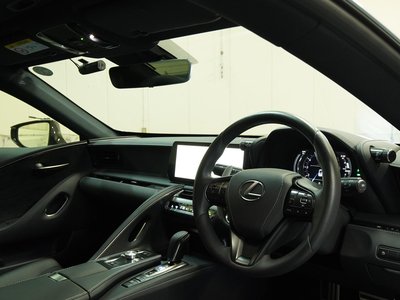 صورة مصغرة 64 لـ 2023 Lexus LC
