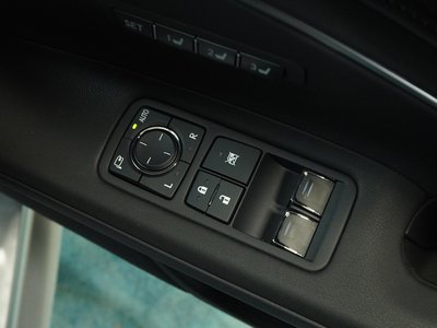 صورة مصغرة 57 لـ 2023 Lexus LC