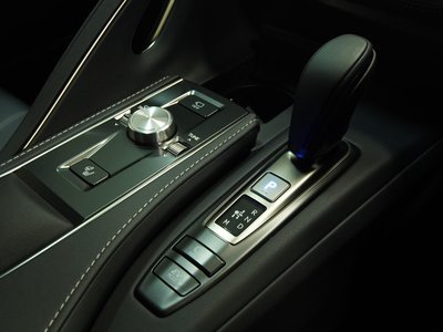 صورة مصغرة 124 لـ 2023 Lexus LC