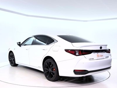 2022 Lexus ES photo 6