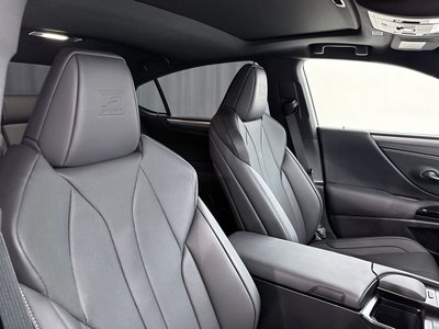 2022 Lexus ES photo 4