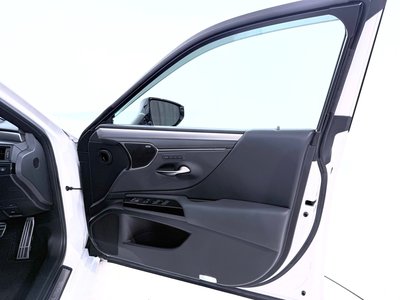 2022 Lexus ES thumbnail 31