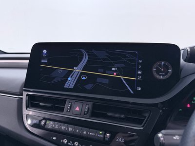 2022 Lexus ES thumbnail 19