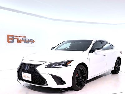 2022 Lexus ES photo 1