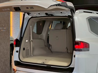 2025 Toyota LAND CRUISER 300 照片 38