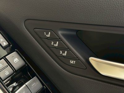 2025 Toyota LAND CRUISER 300 照片 48