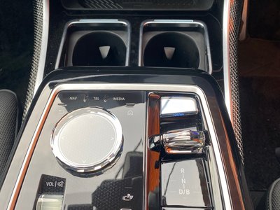 2024 BMW I7 thumbnail 22