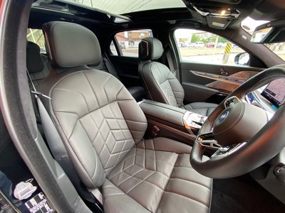2024 BMW I7 thumbnail 25