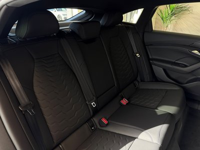 صورة 71 لـ 2025 AUDI A6 SPORTBACK E-TRON