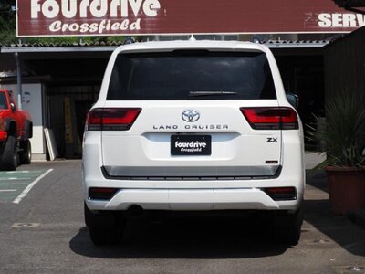 صورة 3 لـ 2024 Toyota LAND CRUISER 300