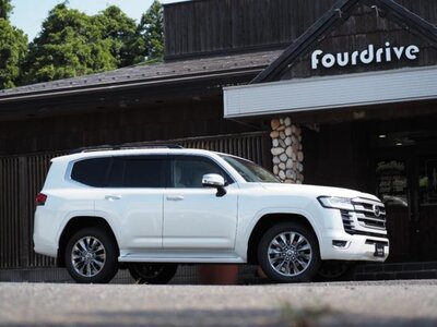 صورة 7 لـ 2024 Toyota LAND CRUISER 300