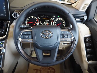 صورة 26 لـ 2024 Toyota LAND CRUISER 300