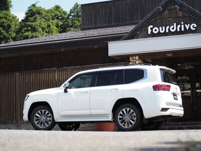 صورة 62 لـ 2024 Toyota LAND CRUISER 300