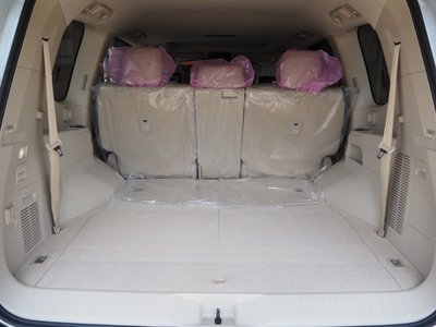صورة 50 لـ 2024 Toyota LAND CRUISER 300