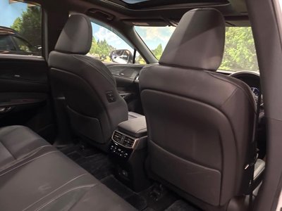 2023 Lexus RX thumbnail 32
