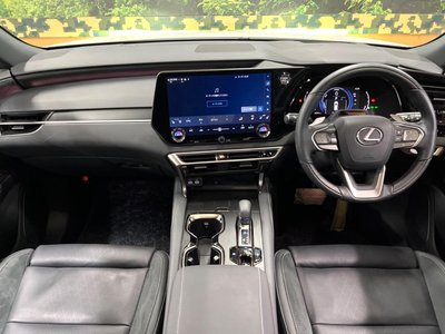 2023 Lexus RX photo 2