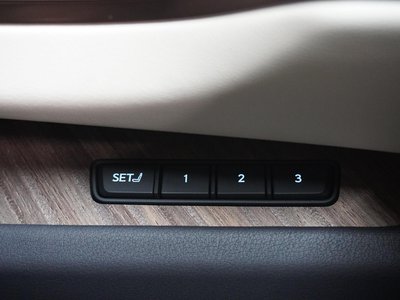 2026 Lexus LM thumbnail 37