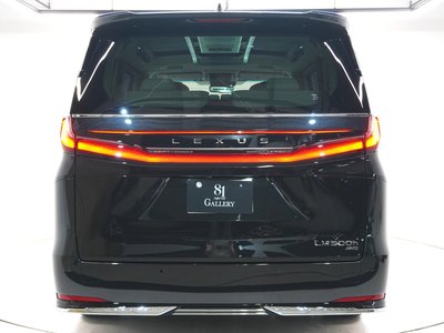 2026 Lexus LM photo 7