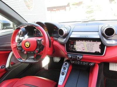 2020 Ferrari GTC4 LUSSO — фото 13