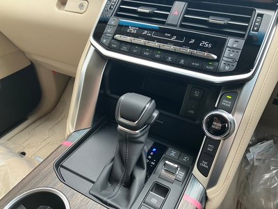 2025 Toyota LAND CRUISER 300 thumbnail 20