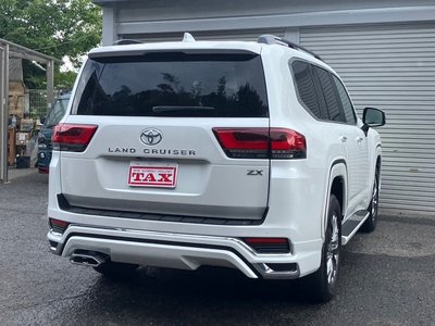 2025 Toyota LAND CRUISER 300 photo 3