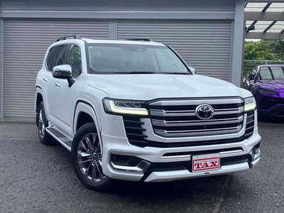 2025 Toyota LAND CRUISER 300 photo 15
