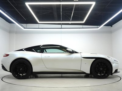 2017 Aston Martin DB11 照片 4