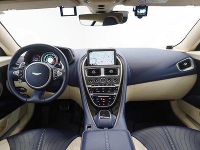 2017 Aston Martin DB11 照片 45