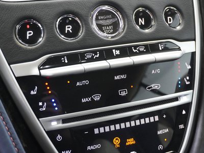 2017 Aston Martin DB11 照片 22