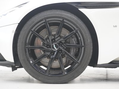 2017 Aston Martin DB11 照片 11