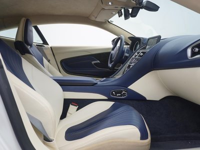 2017 Aston Martin DB11 照片 28
