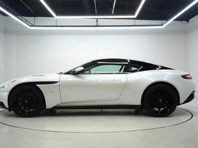 2017 Aston Martin DB11 照片 8