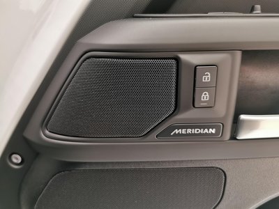 2025 LAND Rover DEFENDER photo 3