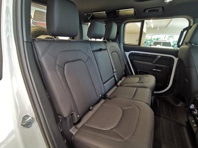 2025 LAND Rover DEFENDER thumbnail 29