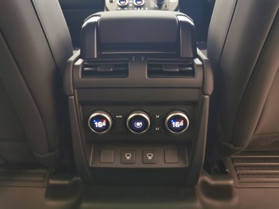 2025 LAND Rover DEFENDER photo 15