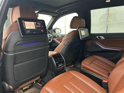2020 BMW X7 photo 2