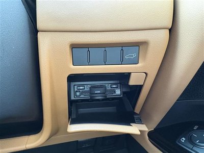2023 Lexus LX thumbnail 17