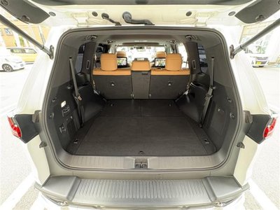 2023 Lexus LX thumbnail 34