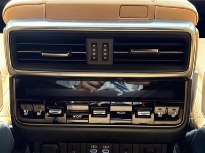 2023 Lexus LX thumbnail 23