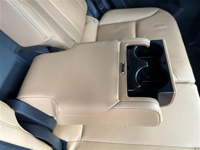 2023 Lexus LX thumbnail 32